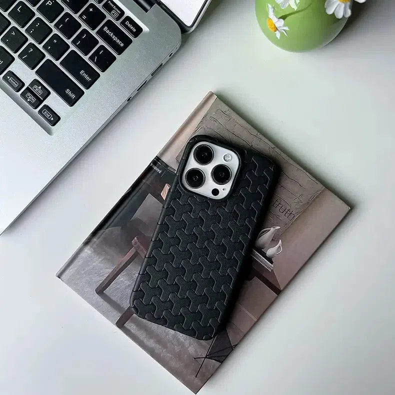 Interlocking Pattern Soft TPU Matte Case for Apple iPhone iPhone 15 Pro Max / Black Cases & Covers Ktusu