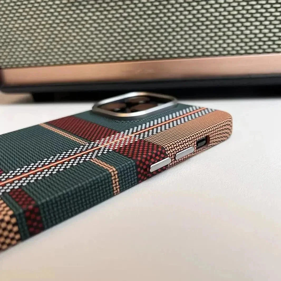 Aramid Fiber Magnetic Magsafe Slim Case for iPhone 15 Pro