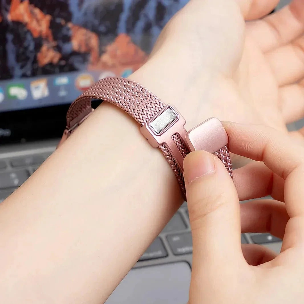 Milanese Magnetic Slim D-Buckle Band for Apple Watch 42 | 44 | 45 | Ultra 49 | 46mm S10