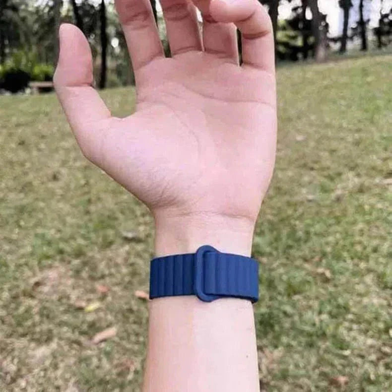 Silicone Magnetic Band for Apple Watch 42 | 44 | 45 | Ultra 49 | 46mm S10 Straps & Bands